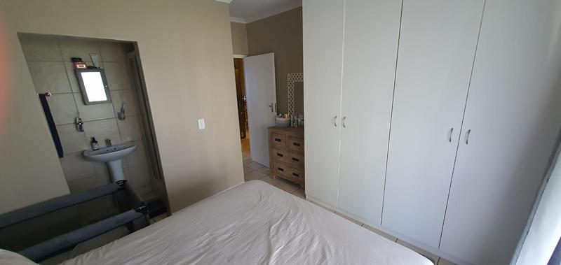 To Let 2 Bedroom Property for Rent in Vredekloof East Western Cape
